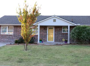 969 NW 6th St, Moore, OK 73160