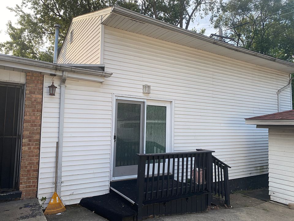 2nd image of 3042 W 163rd St