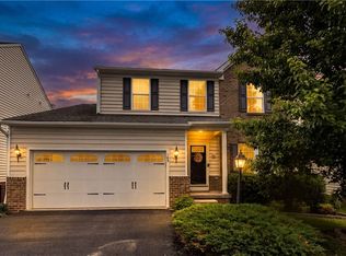 169 Cimarron Dr, Coraopolis, PA 15108