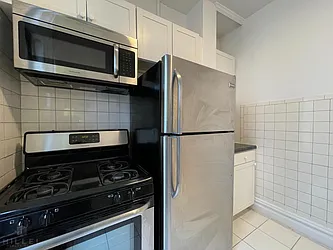 Rented by Hillel Realty Group