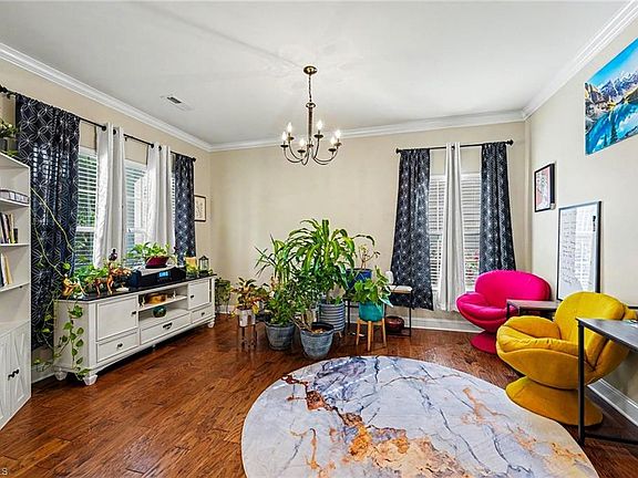 5th image of 3138 Diana Cir