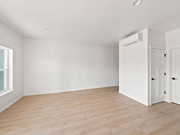 4th image of 2707 Q Ave