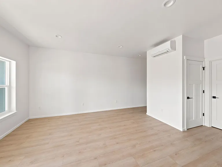 2709 Q Ave — Photo 4
