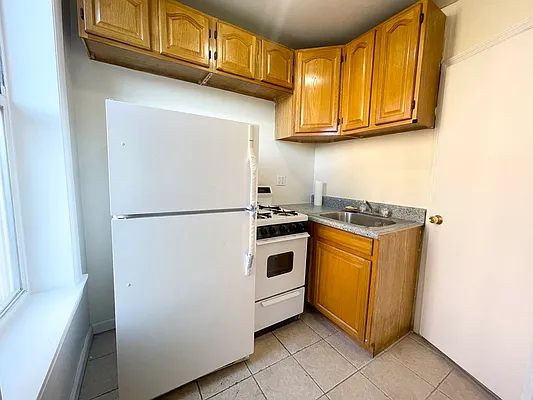 Rented by Pear NYC LLC | media 11