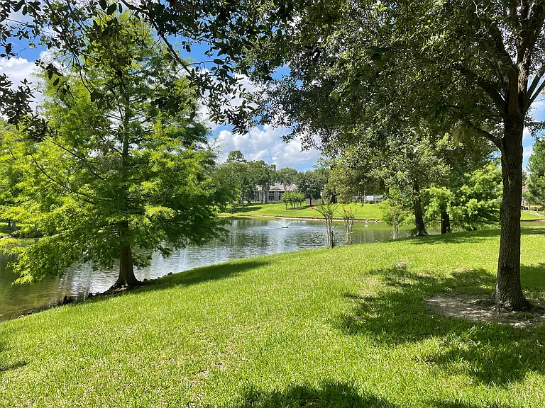 116 Reserve Cir #208 — Photo 4