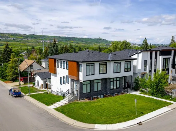 5003 N 21st Ave NW, Calgary, AB T3B 0X3