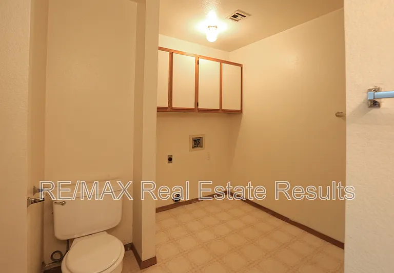 2223 W Roselawn St — Photo 17