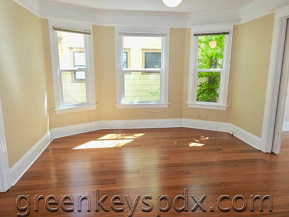 Dining room has bay windows