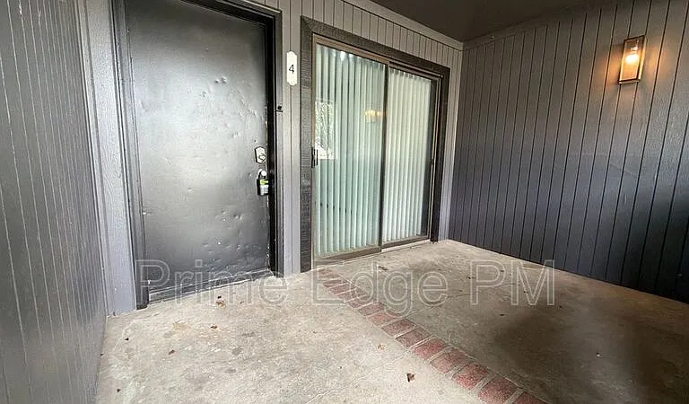 1121 N 28th St #4 — Photo 18