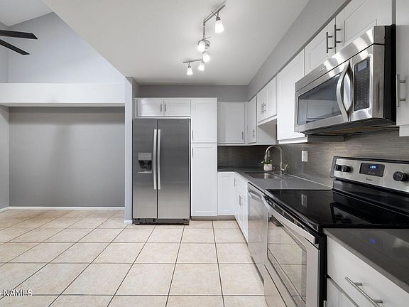 3rd image of 6401 Saint Nicholas Cir #14