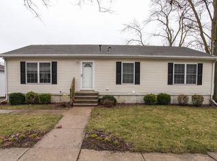 109 E 2nd St, Gridley, IL 61744