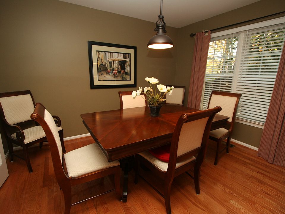 2nd image of 10453 Carriagepark Ct