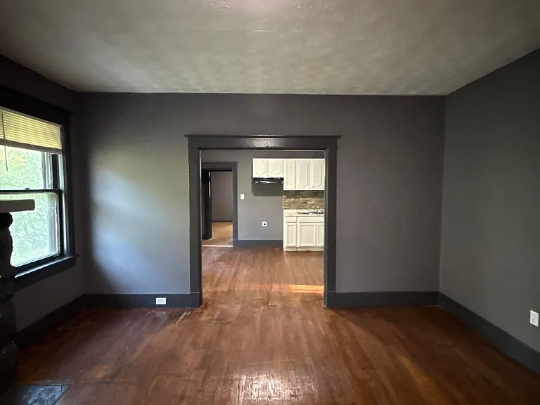 1048 E McLemore Ave — Photo 9