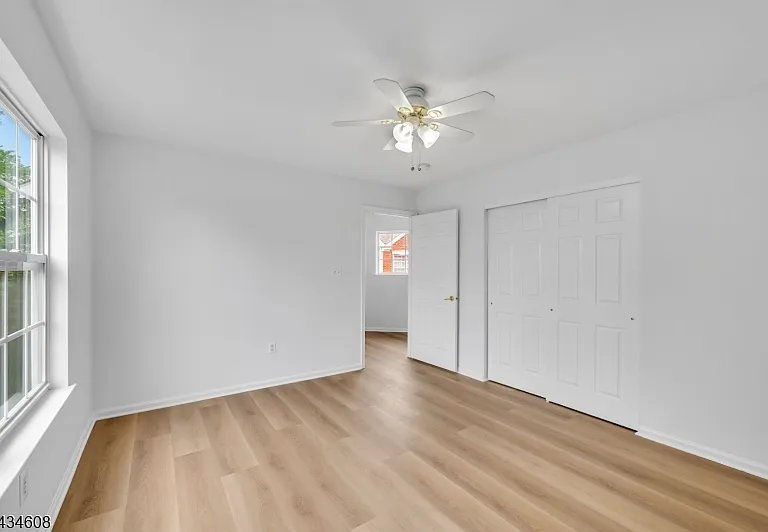 63 Albert Ct — Photo 20