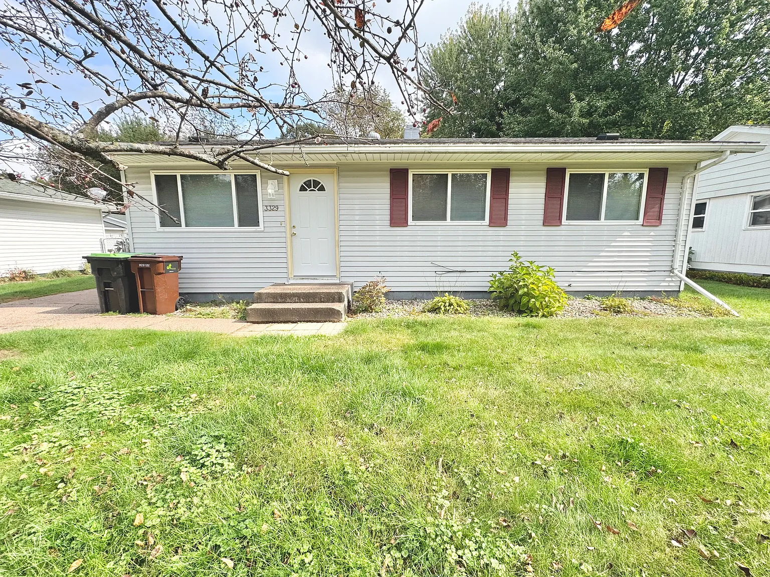3 bed, $1,800 — Photo 1