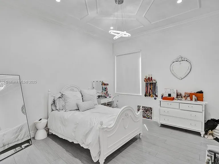 1516 Island Blvd — Photo 56