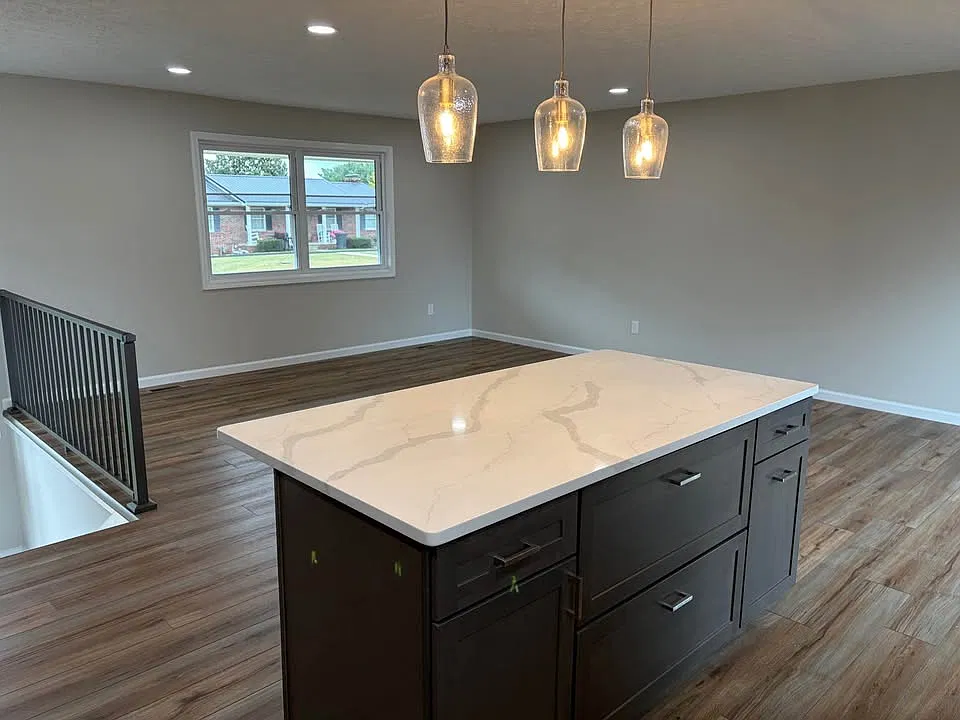 3 bed, 1729 sqft, $2,500 — Photo 3