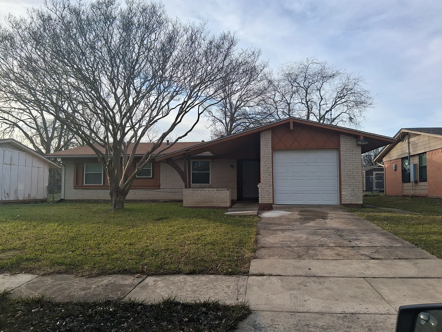 3 bed, 1216 sqft, $1,845 — Photo 1