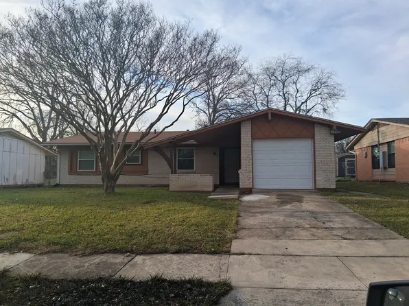 3611 Palm Dr, Mesquite, TX 75150