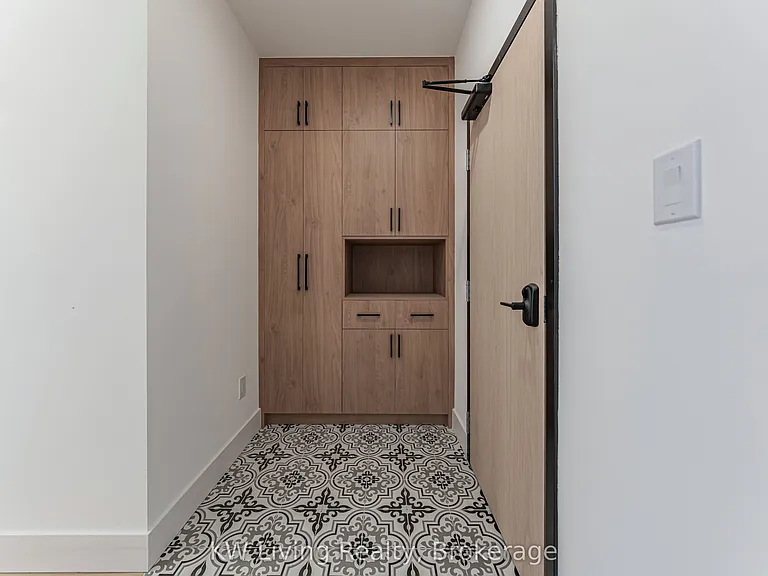 712 Eglinton Ave E — Photo 12