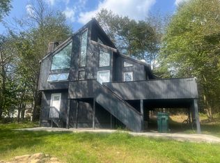 3020 Briarwood Dr, Tobyhanna, PA 18466