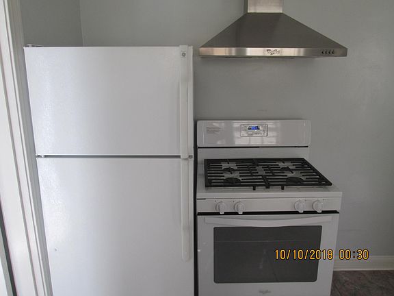 4th image of 809 Amador St