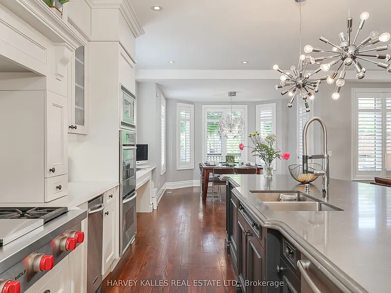 44 Churchill Ave — Photo 20