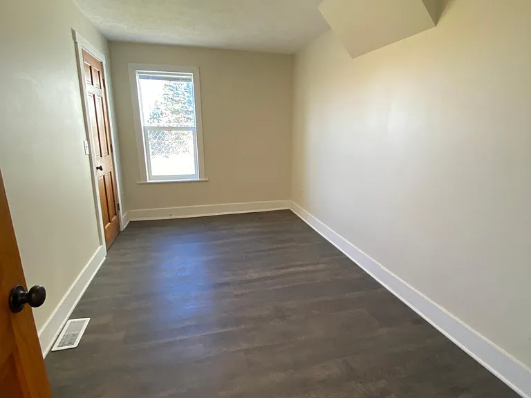 1574 Forrest Ave NE — Photo 17