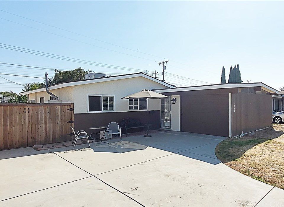 1st image of 7426 El Tomaso Way