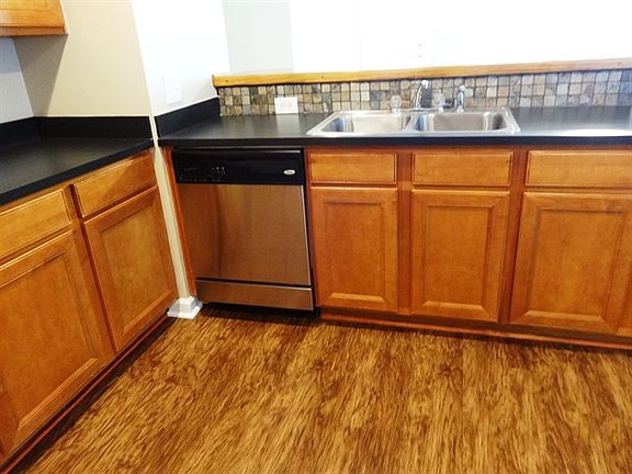 5th image of 409 Cotton Hope Ln