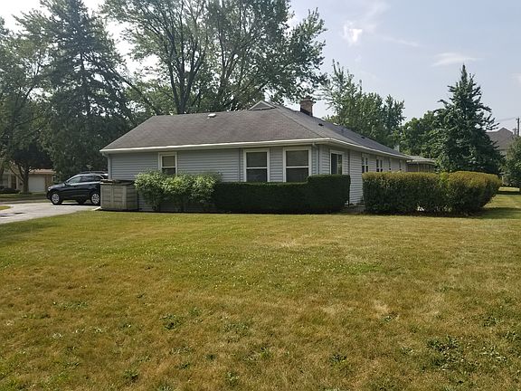 4th image of 220 S Cedar St