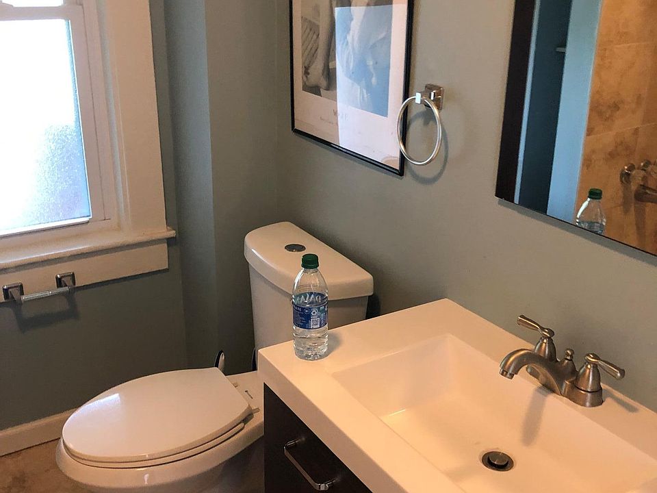 2nd image of 675 Sayre Ave #2
