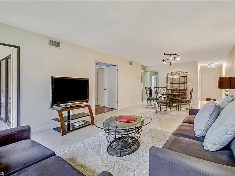 124 Cypress Way E #E5 — Photo 9