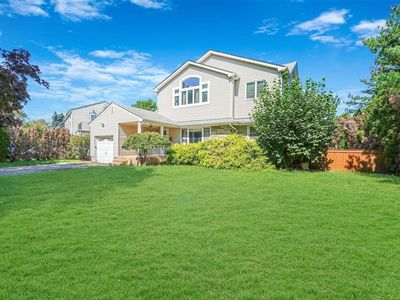 1640 Stewart Avenue, New Hyde Park, NY, 11040