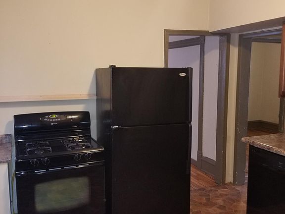 4th image of 949 26th Ave NE