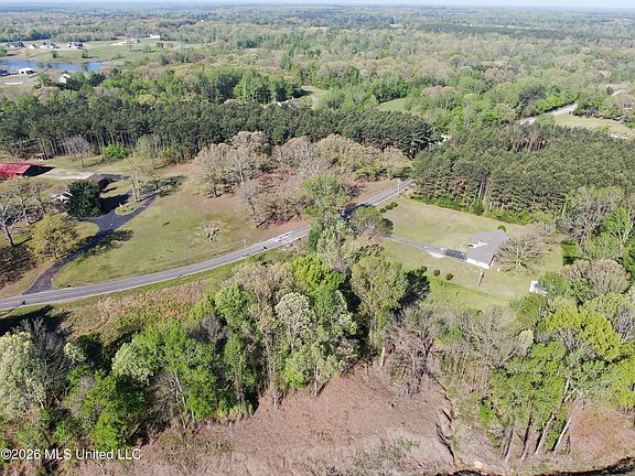 5th image of 2502 S Slayden Rd