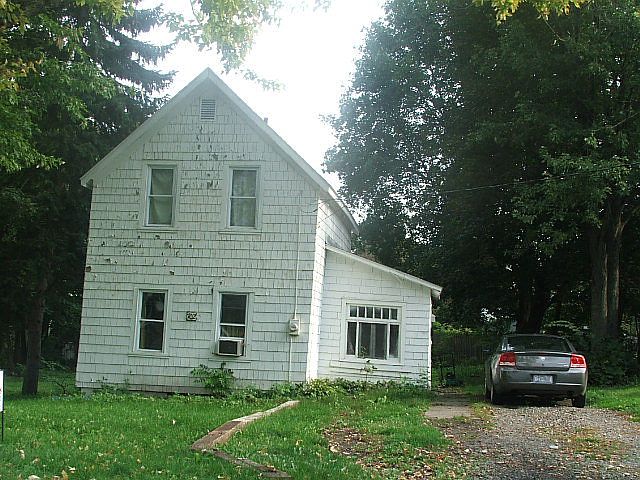 2nd image of 702 Standish St