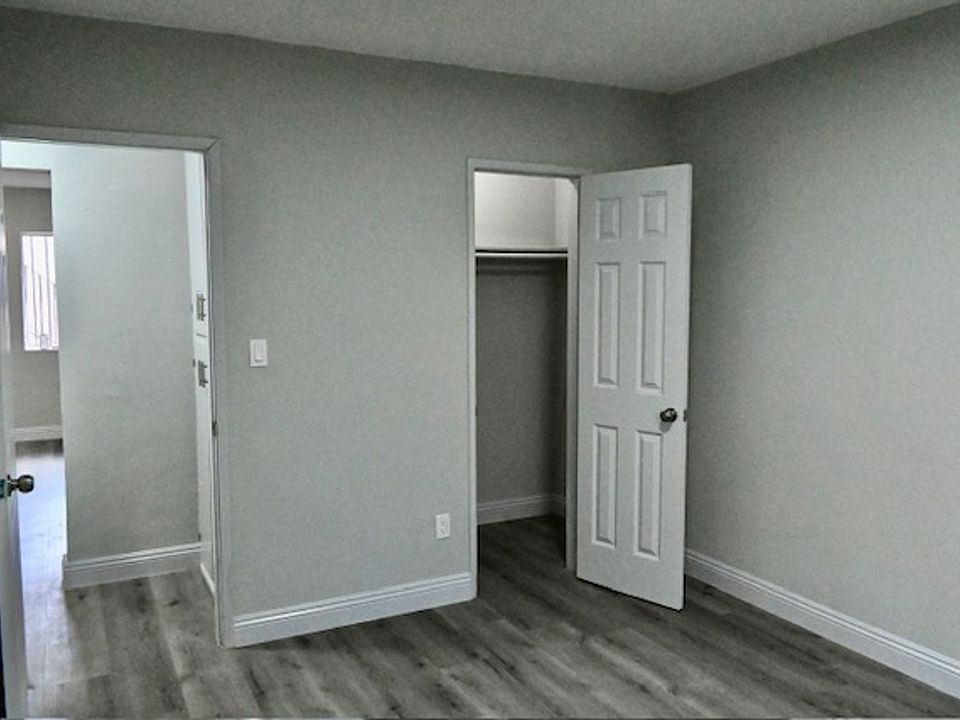 1st image of 609 W 94th St #6