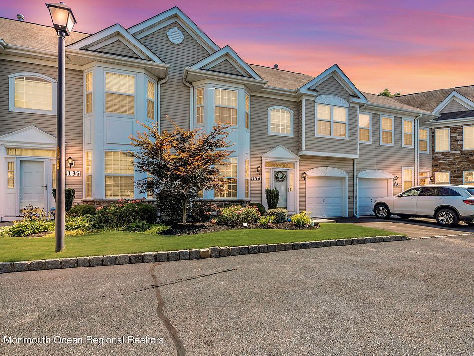 1st image of 136 Shinnecock Dr