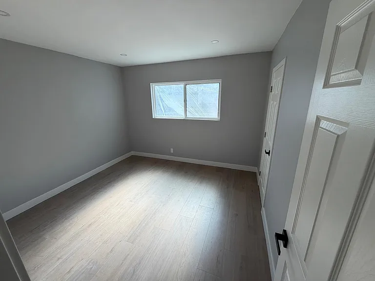 15252 Gresham St #3 — Photo 7