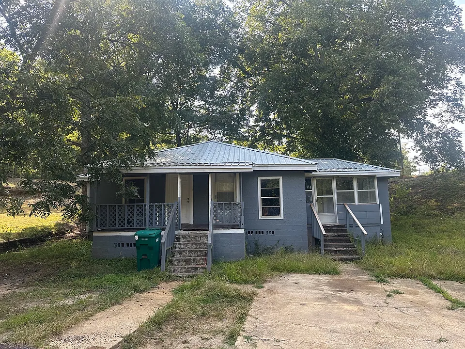 1016 Farrah Cir