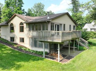 1061 Dockside Dr, Grass Lake, MI 49240