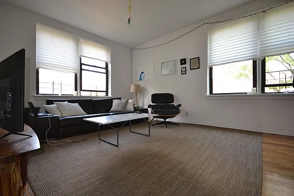 Rented by Bold New York | media 9