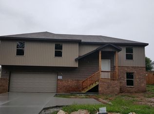 1204 S 17th St, Ozark, MO 65721