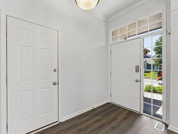 3rd image of 705 S 186th St
