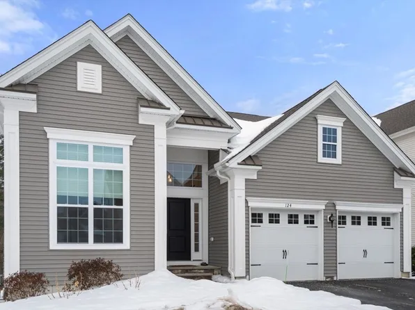 124 Glen Ellen Blvd #124, Millis, MA 02054