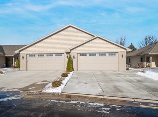 1564 Stanton Cir, Appleton, WI 54915