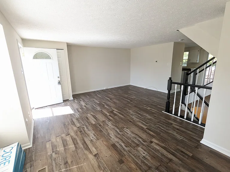 1390 David Ln — Photo 6