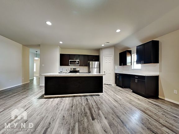 4th image of 9729 Cold Creek Dr