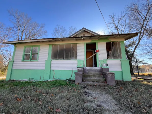 109 Nash Avenue, Pineville, MO 64856